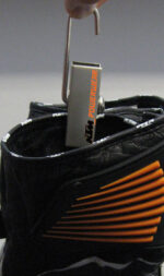 Glove Presentation Clip