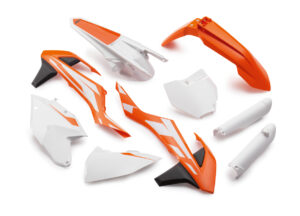 Plastic parts set