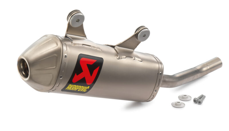pho_nmon_50505979000_akrapovic_slip_on_line__sall__awsg__v1