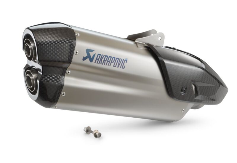 pho_nmon_61905979000_akrapovic_slip_on_line__sall__awsg__v1
