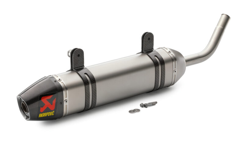 pho_nmon_sxs11150560_akrapovic_titanium_silencer_2t__sall__awsg__v1