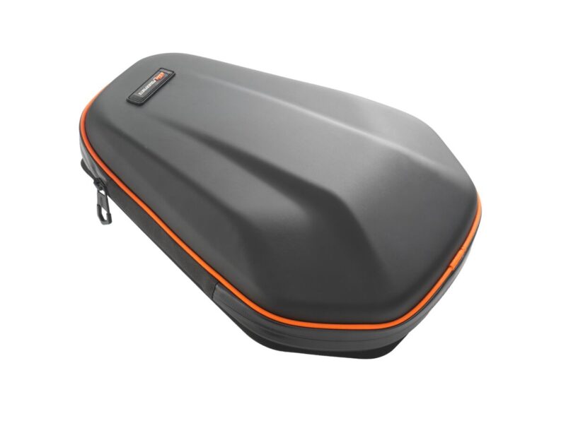 pho_pp_nmon_a60712973000_pillion_seat_bag_studio_pictures_street__sall__awsg__v2