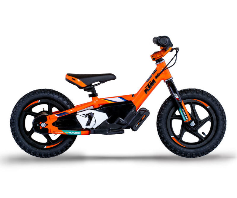 pho_pw_pers_vs_345470_3pw210052300_ktm_replica_12edrive__sall__awsg__v1