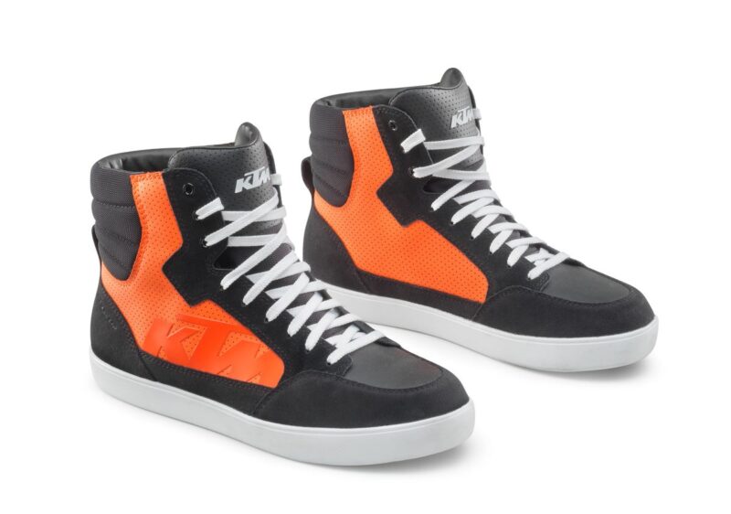 pho_pw_pers_vs_483030_3pw23000090x_j_6_air_shoes_street_equipment__sall__awsg__v1