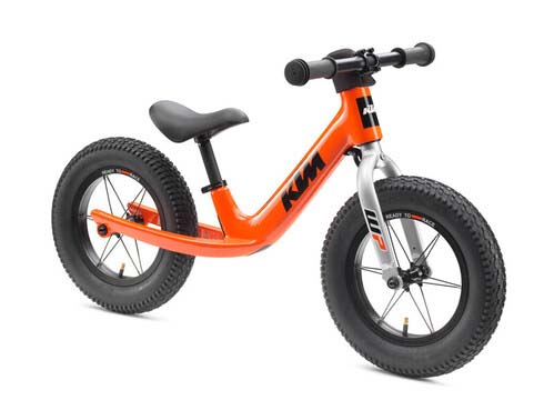 pho_pw_pers_vs_549037_3pw240031800_kids_training_bike_persp_casual___kids__sall__awsg__v2